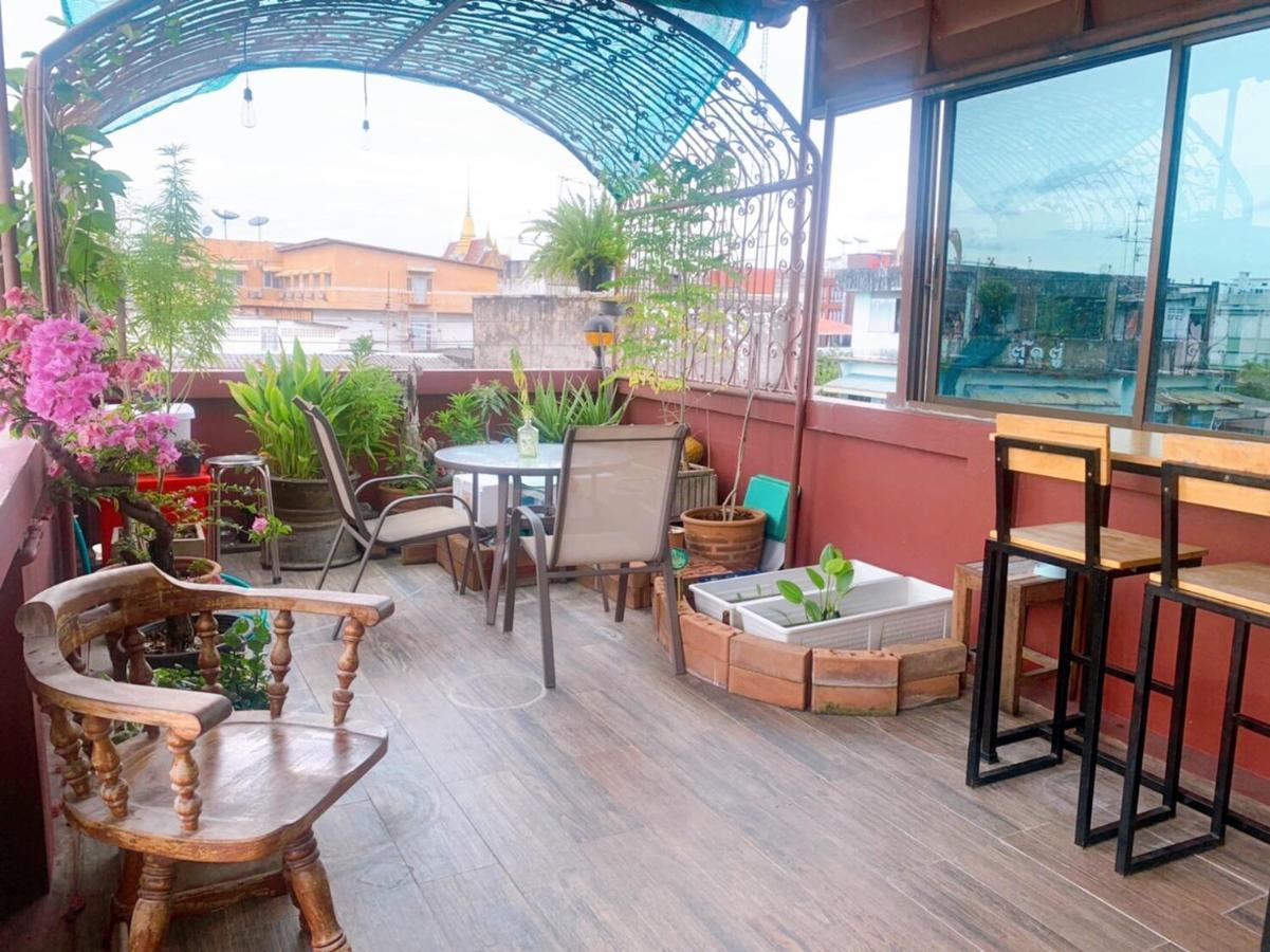 Ying Hostel Bangkok Exterior photo
