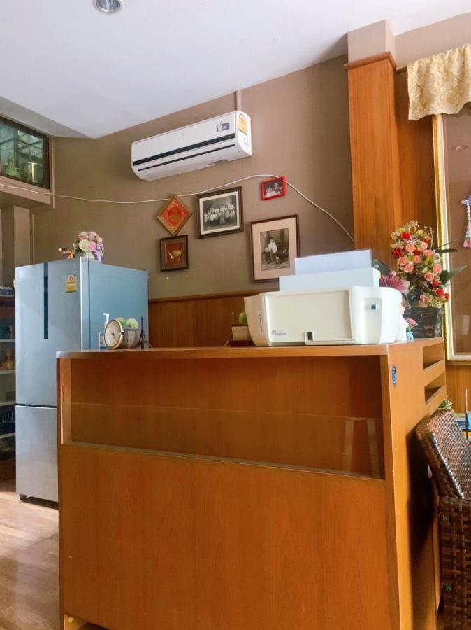 Ying Hostel Bangkok Exterior photo