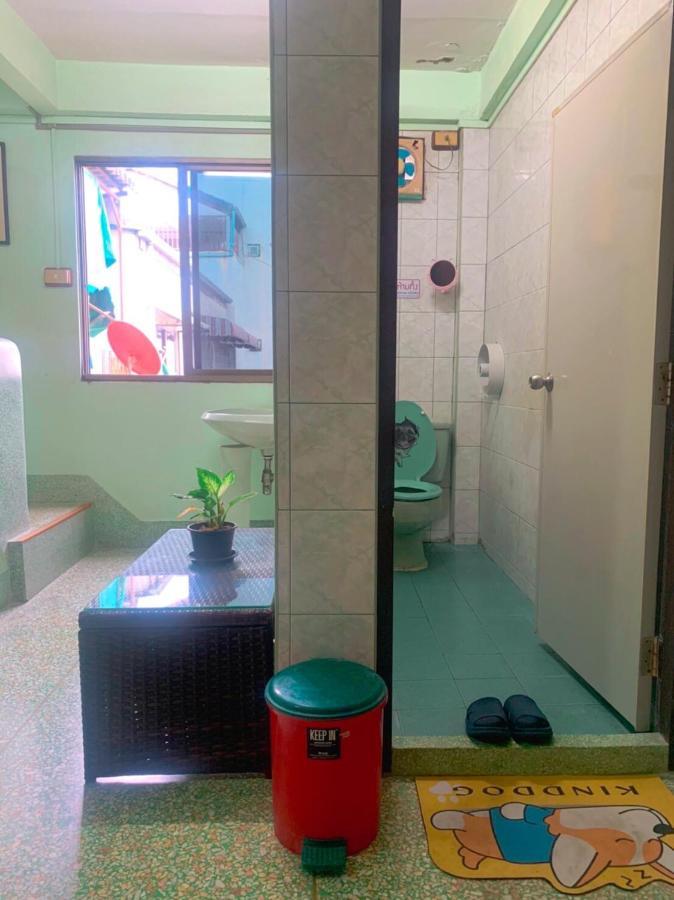 Ying Hostel Bangkok Exterior photo