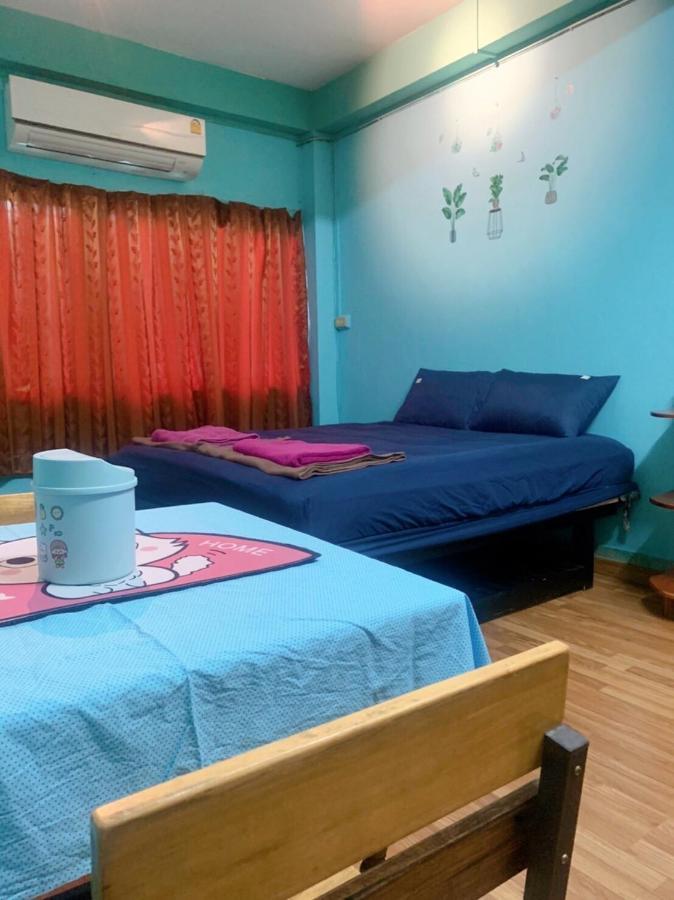 Ying Hostel Bangkok Exterior photo